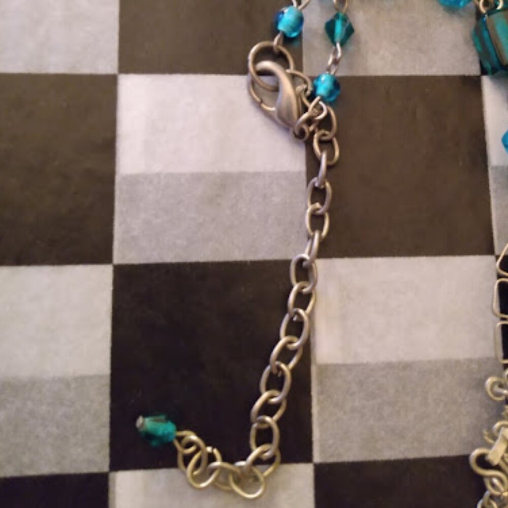 DESIGNER Vintage Boho Chic Silver Teal/Turquoise Beaded Caged Medallion Necklace - Picture 5 of 5